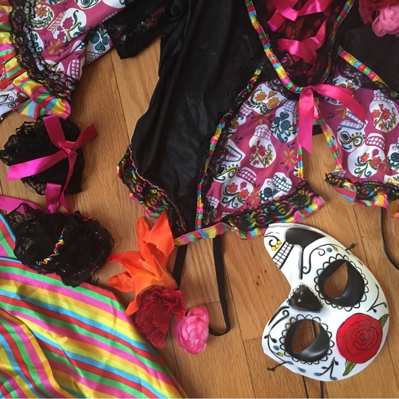 Day Of The Dead Halloween Costume - Picture 5 of 7